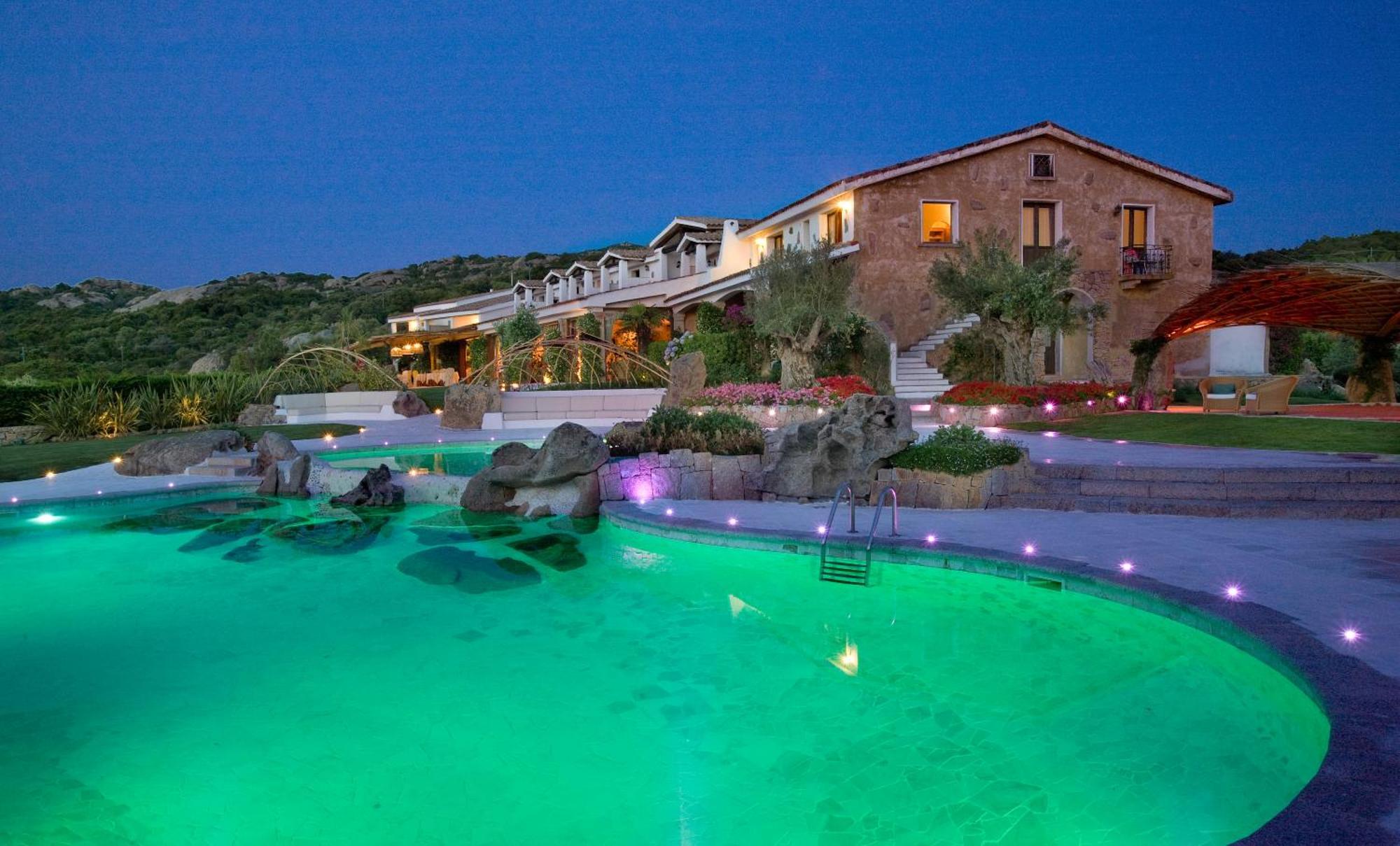 Hotel Pulicinu Baja Sardinia Exterior photo