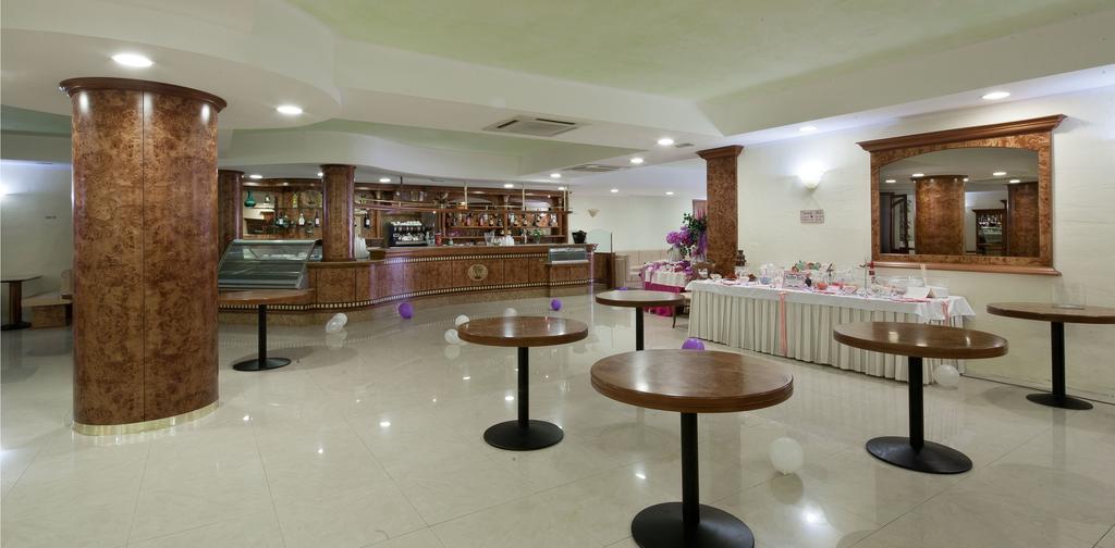 Hotel Pulicinu Baja Sardinia Exterior photo