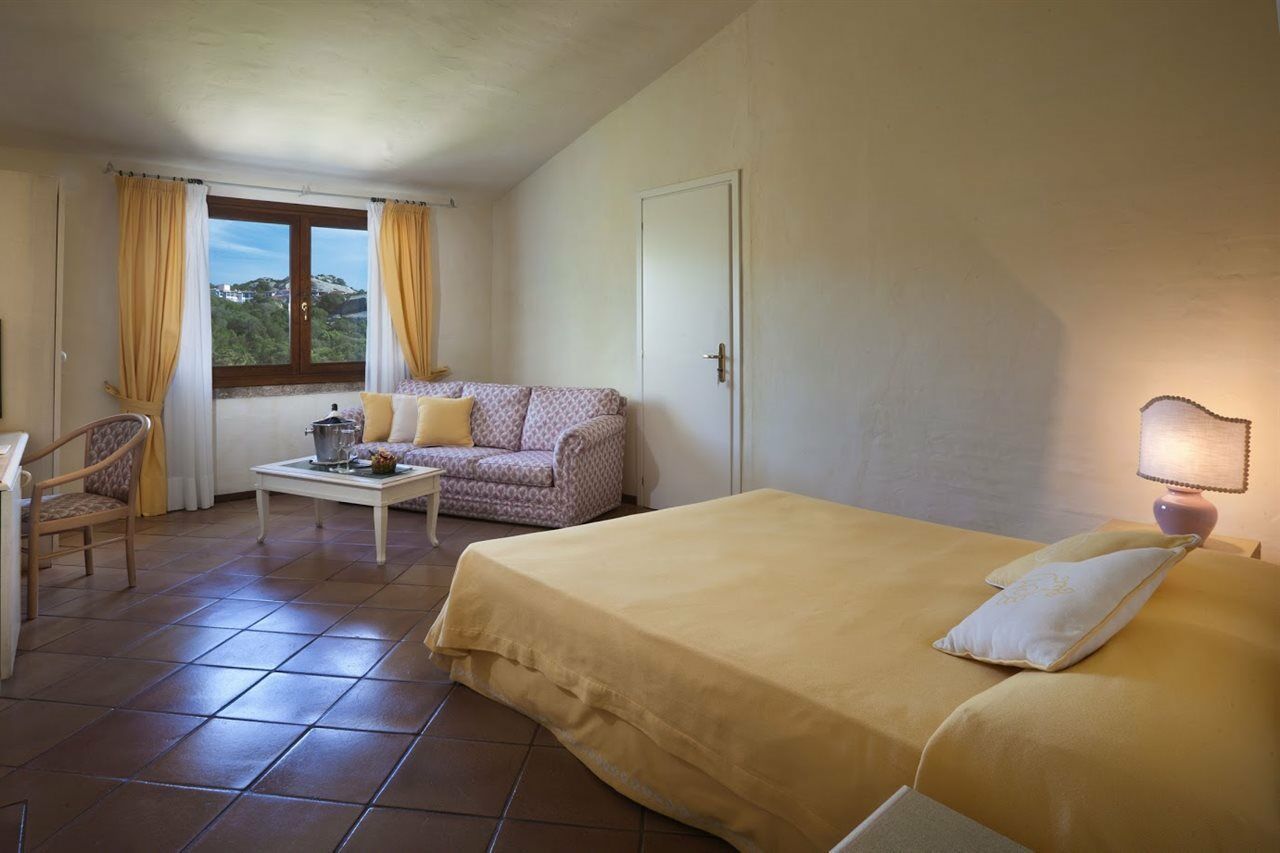 Hotel Pulicinu Baja Sardinia Exterior photo